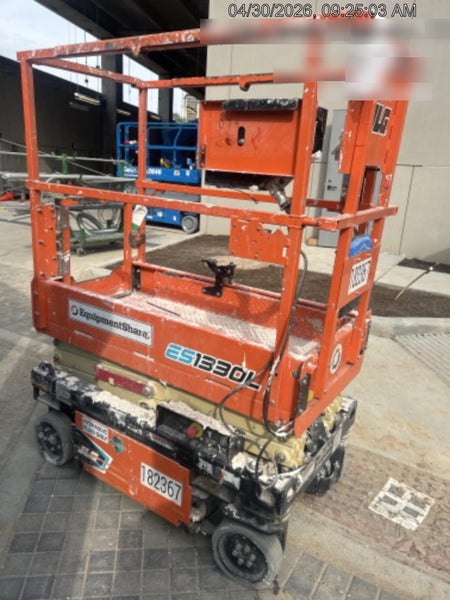 2021 JLG ES1330L
