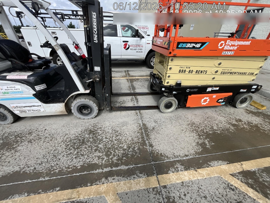 2025 JLG ES3246