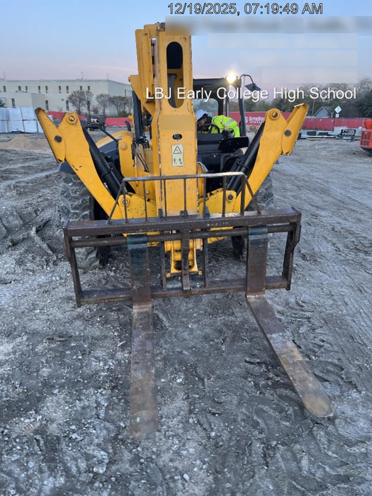 2019 JCB 510-56 Canopy, 74 HP, Solid Tires, STD Worklight, Beacon, Aux Hydraulics, Lifting Eye, Back up Alarm w/66" Carriage/60" Forks