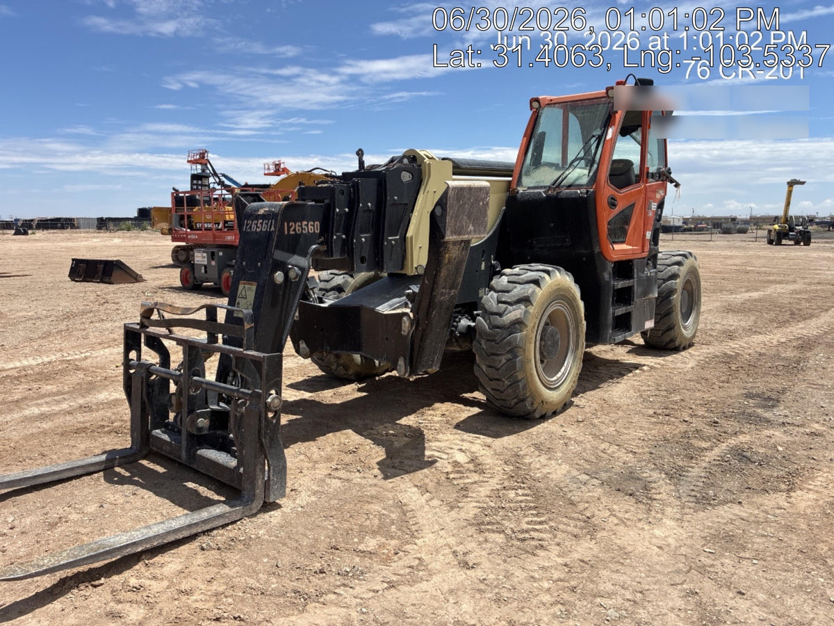 2021 JLG 1075