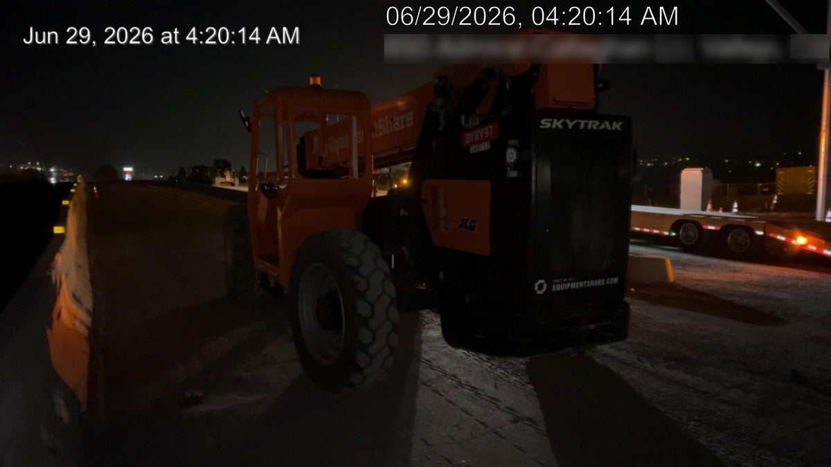 2023 SKYTRAK 8042