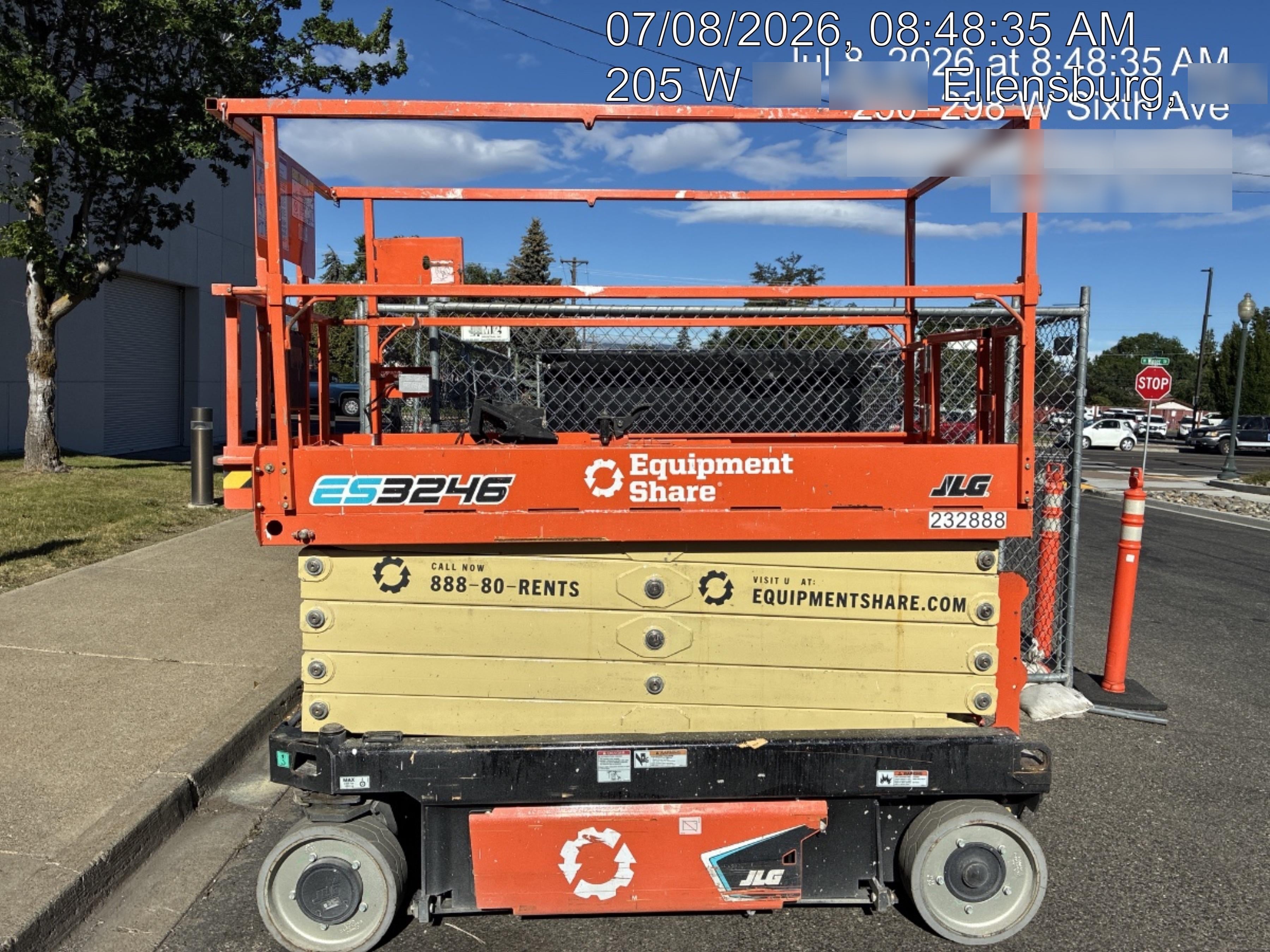 2022 JLG ES3246