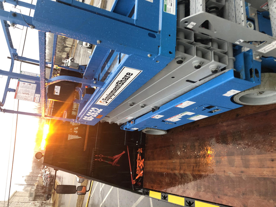 2019 Genie GS-2632 Folding rails with half height swing gate