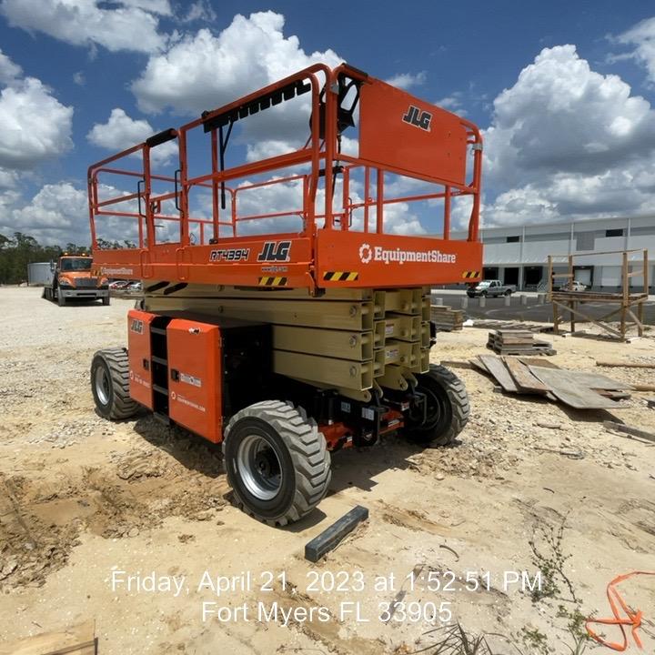 2023 JLG RT4394