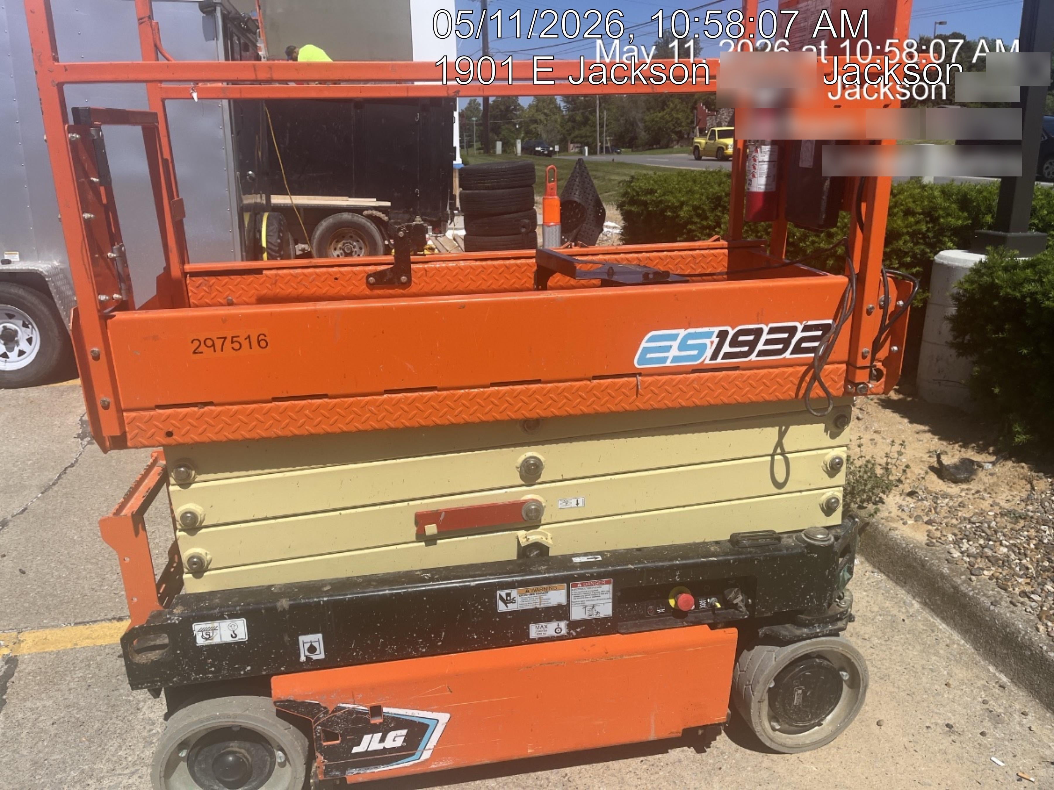 2023 JLG ES1932