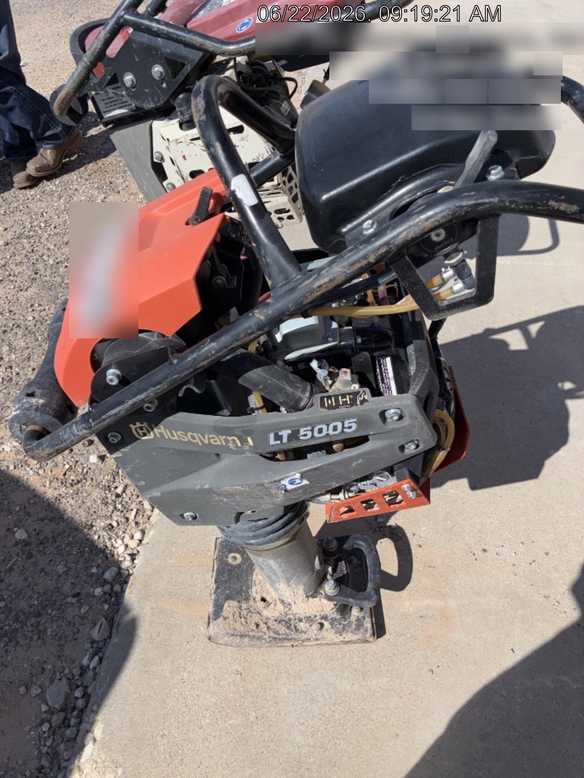2025 HUSQVARNA LT5005