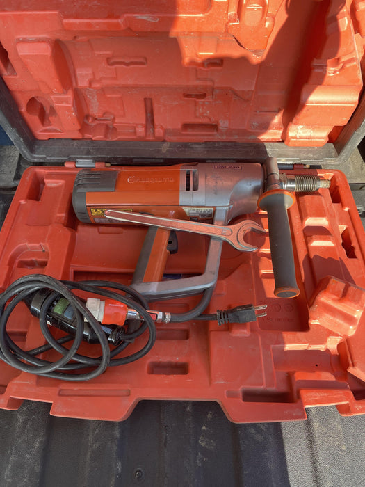 2019 HUSQVARNA DM230