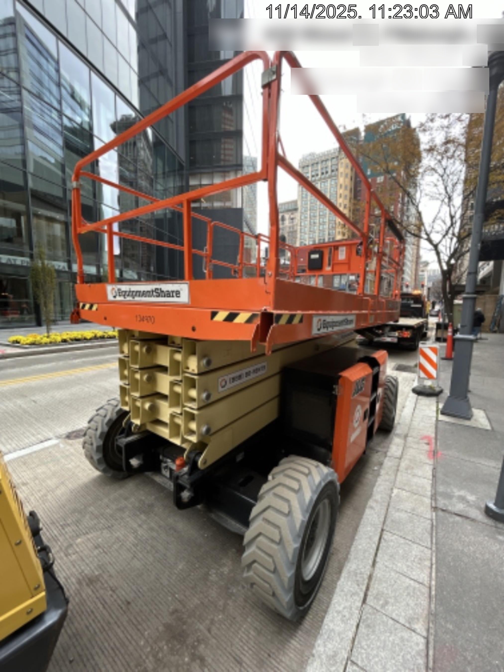 2021 JLG 430LRT