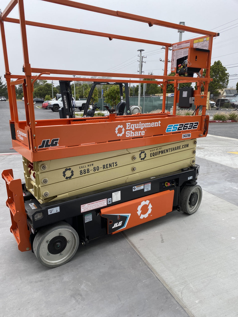 2022 JLG ES2632