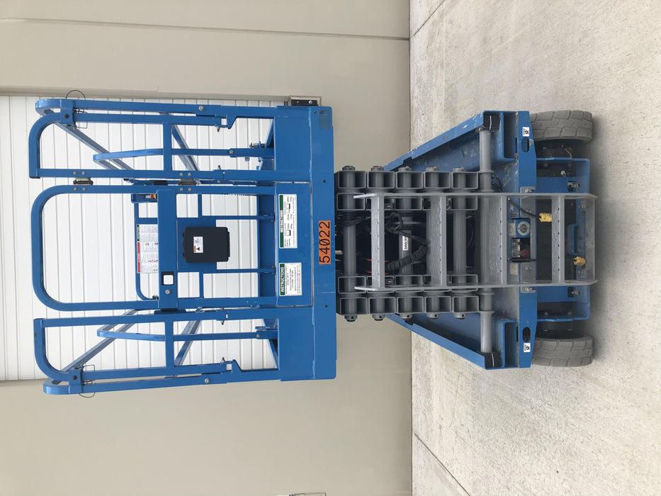 2019 Genie GS-4047 Folding rails with half height swing gate, 800W Inverter