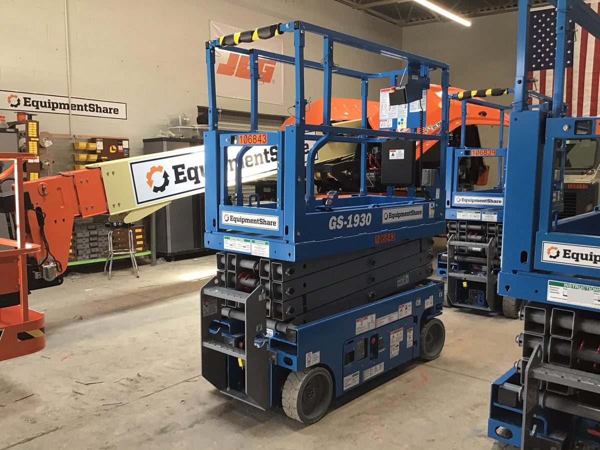 2020 Genie GS-1930 Solid Non Marking Tires, Beacon, Folding rails with half height swing gate, 800W Inverter