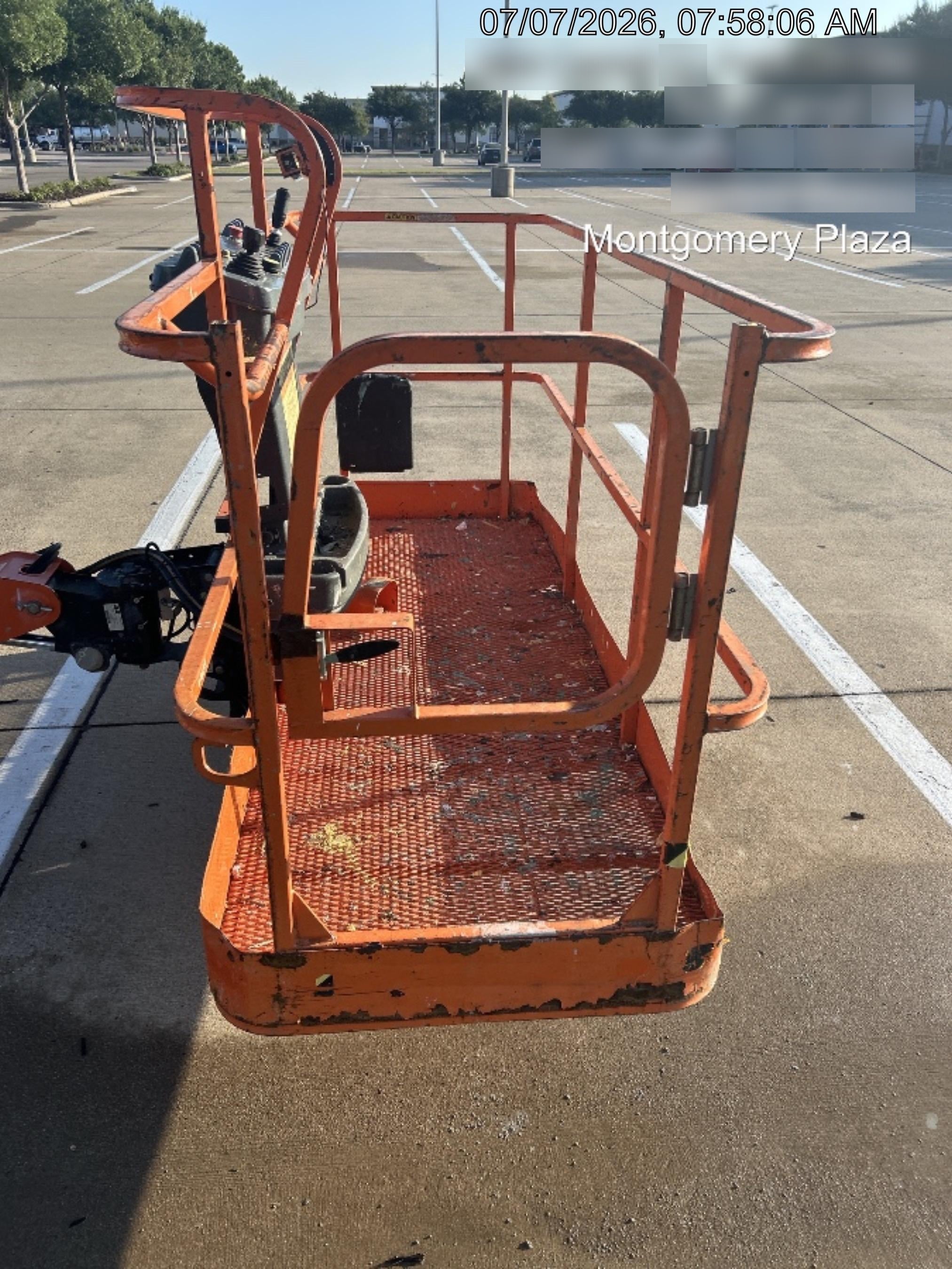 2021 JLG 400S