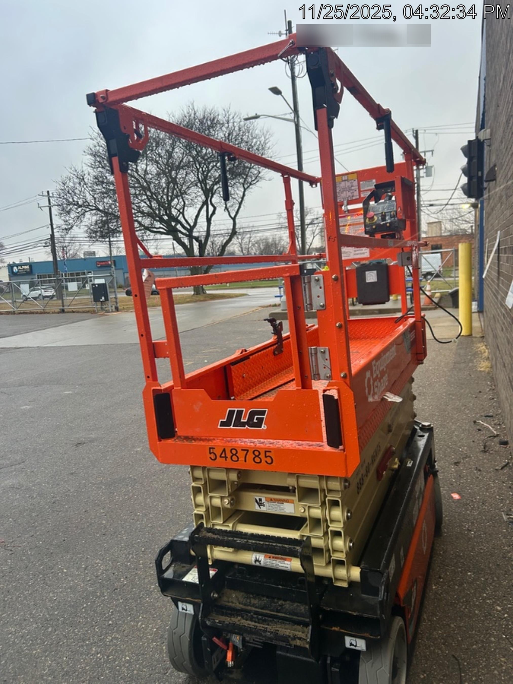 2025 JLG ES1932