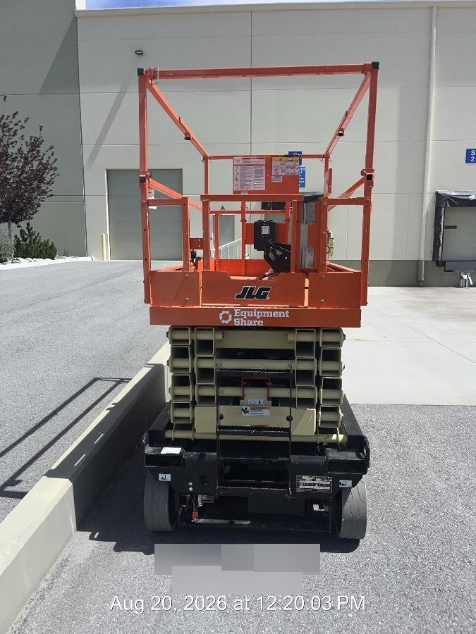 2025 JLG ES3246