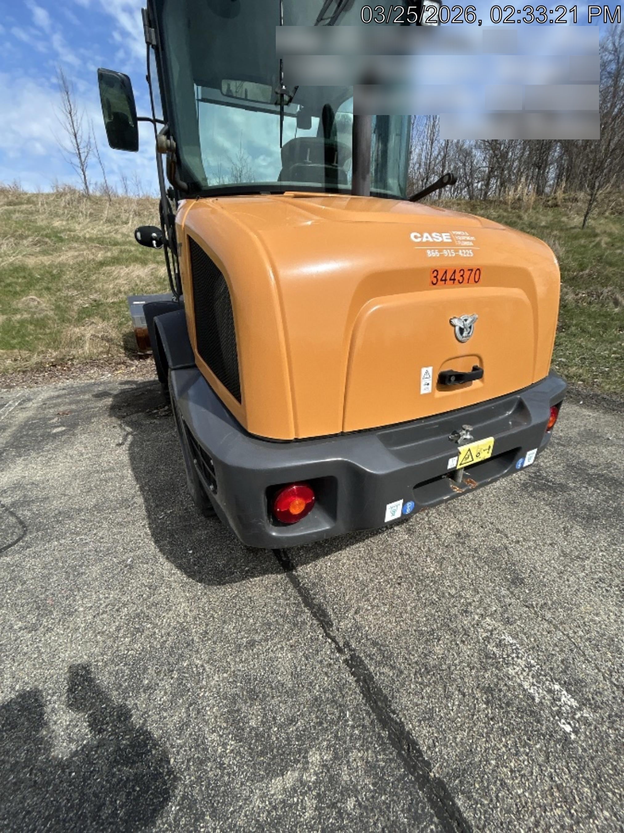 2023 CASE 121F