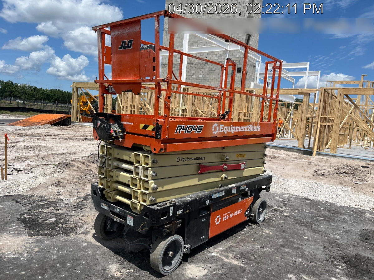 2022 JLG R4045