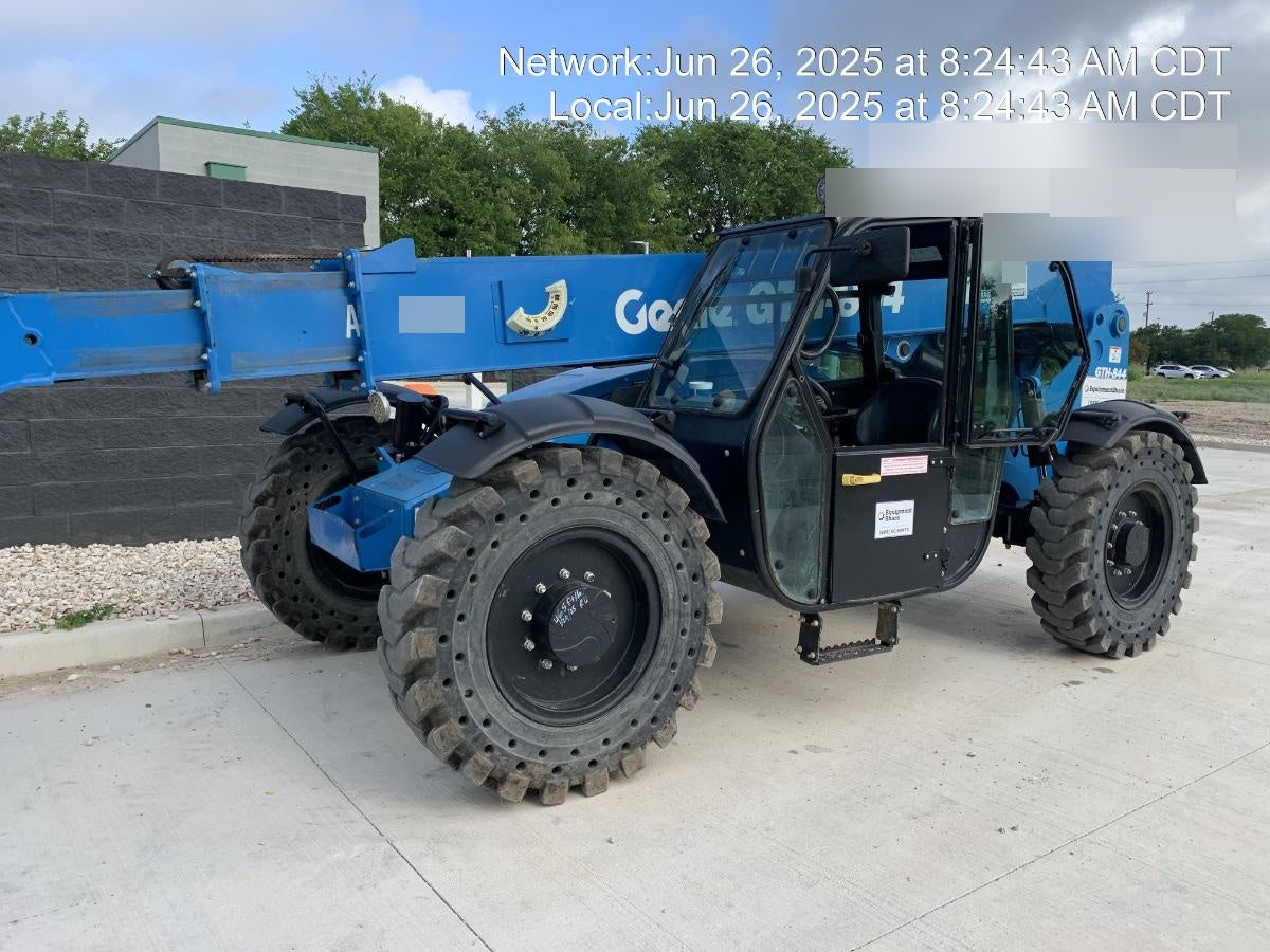 2018 Genie GTH-844 Genie GTH-844 w/Enclosed Cab w/HVAC, Work Lights, Solid Tires, Beacon, 60" Carriage and Forks