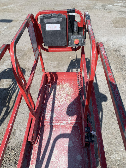 2020 MEC 1330SE Solid NM Tires, Steel Swing out Doors, LCS, Beacon, 900W Inverter