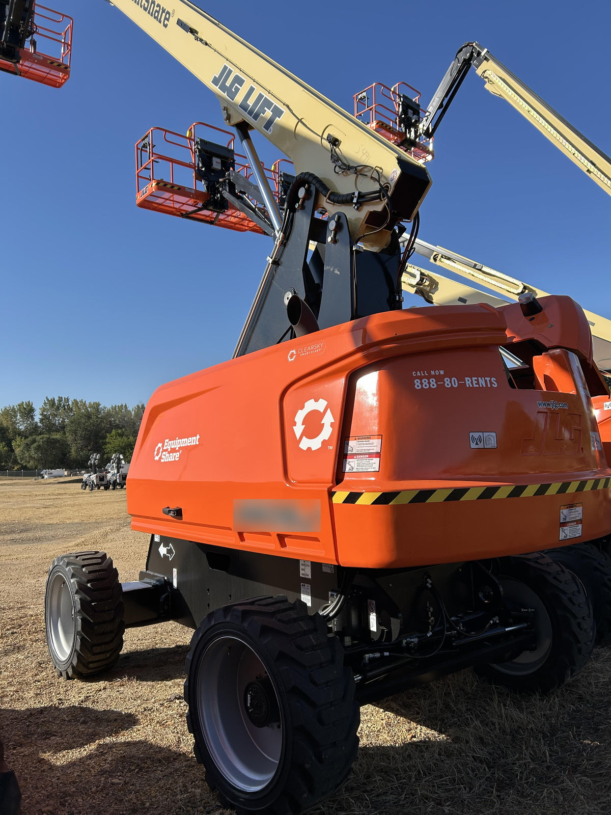 2025 JLG 660SJ