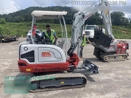 2023 TAKEUCHI TB225R