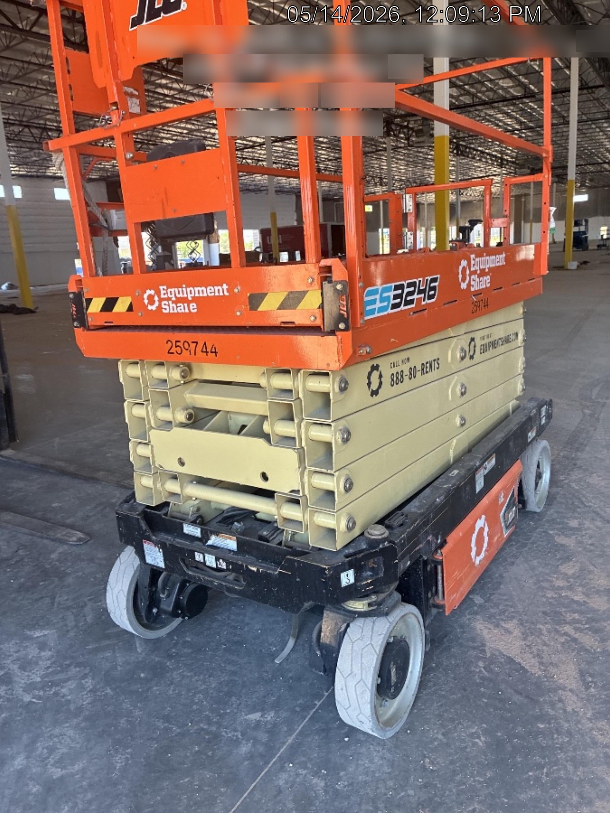 2022 JLG ES3246