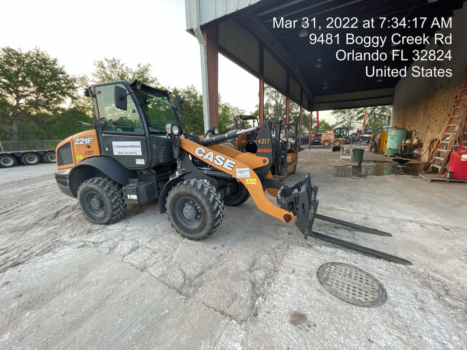 2018 Case 221F AC CAB COMPACT WHEEL LOADER 1.3-1.57 CUYD