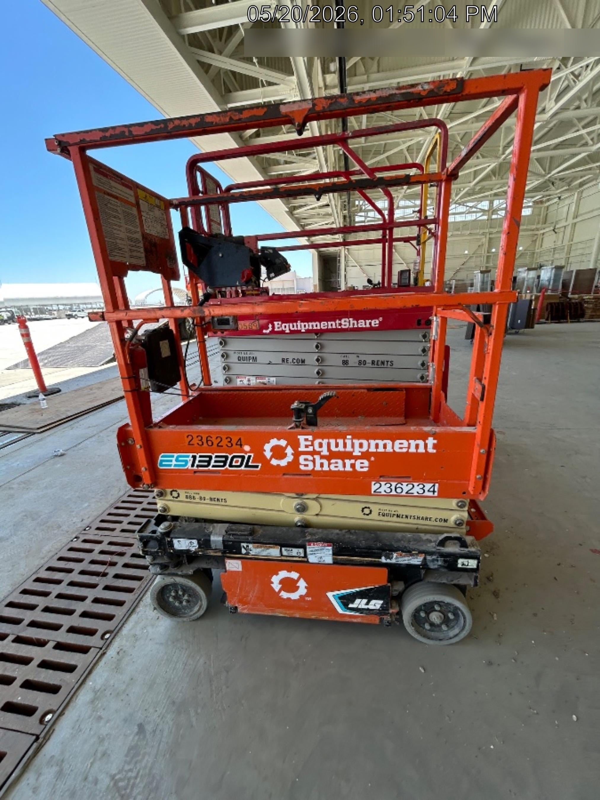2022 JLG ES1330L