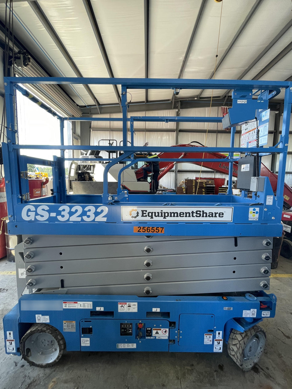 2022 GENIE GS-3232