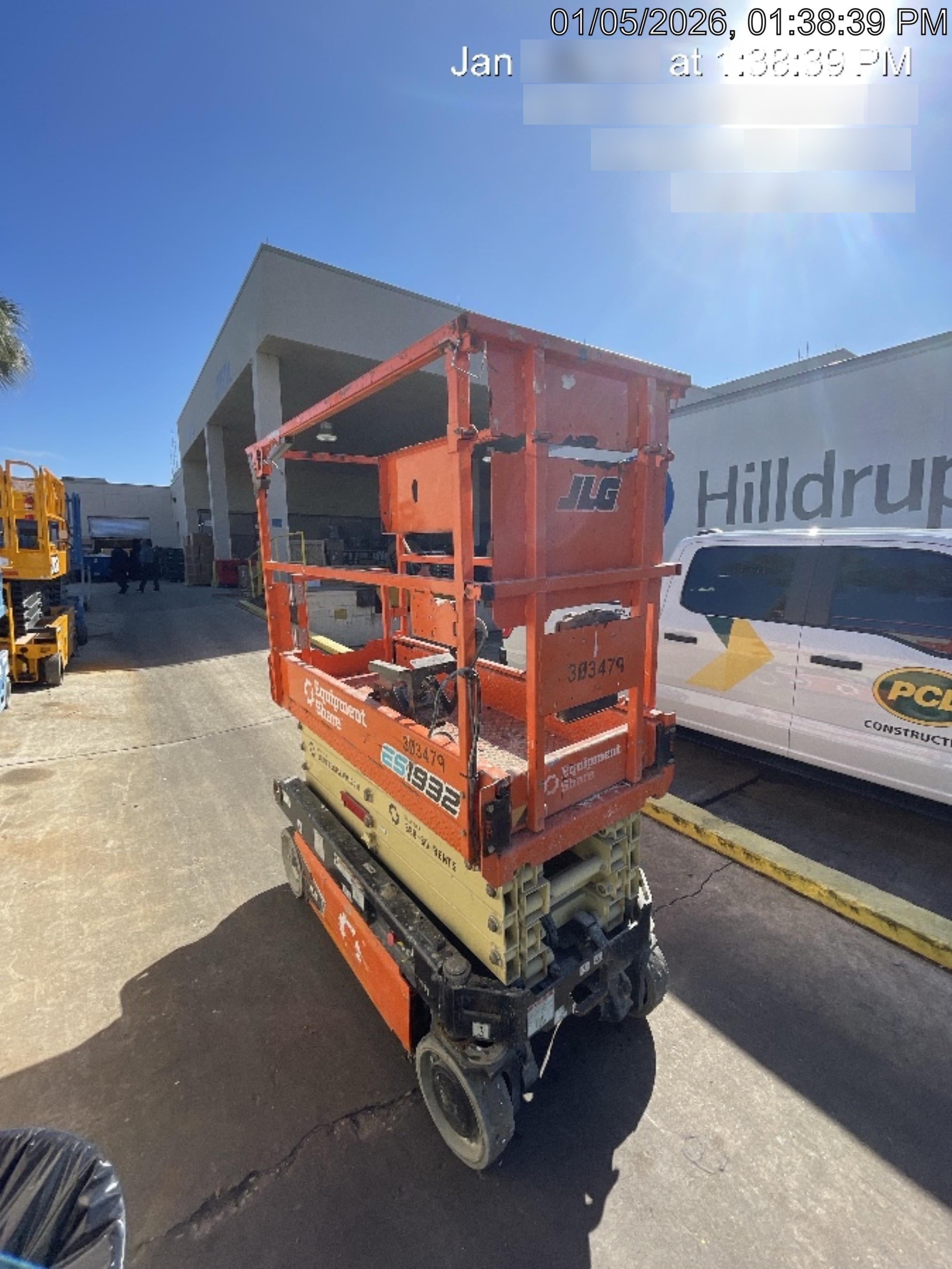 2023 JLG ES1932
