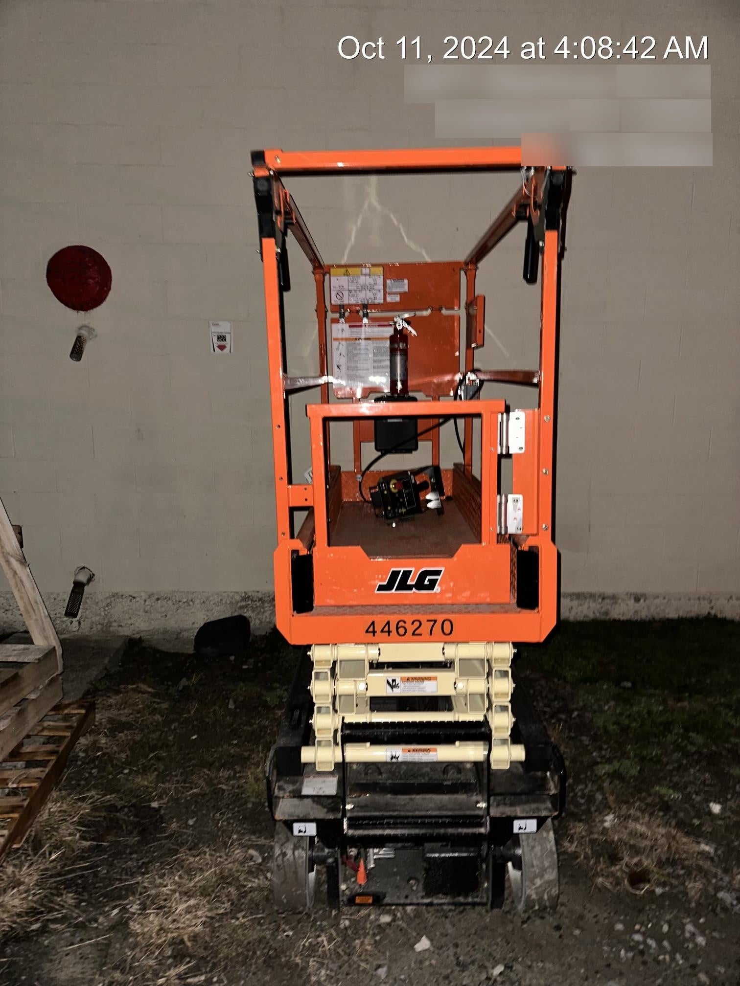 2024 JLG ES1932