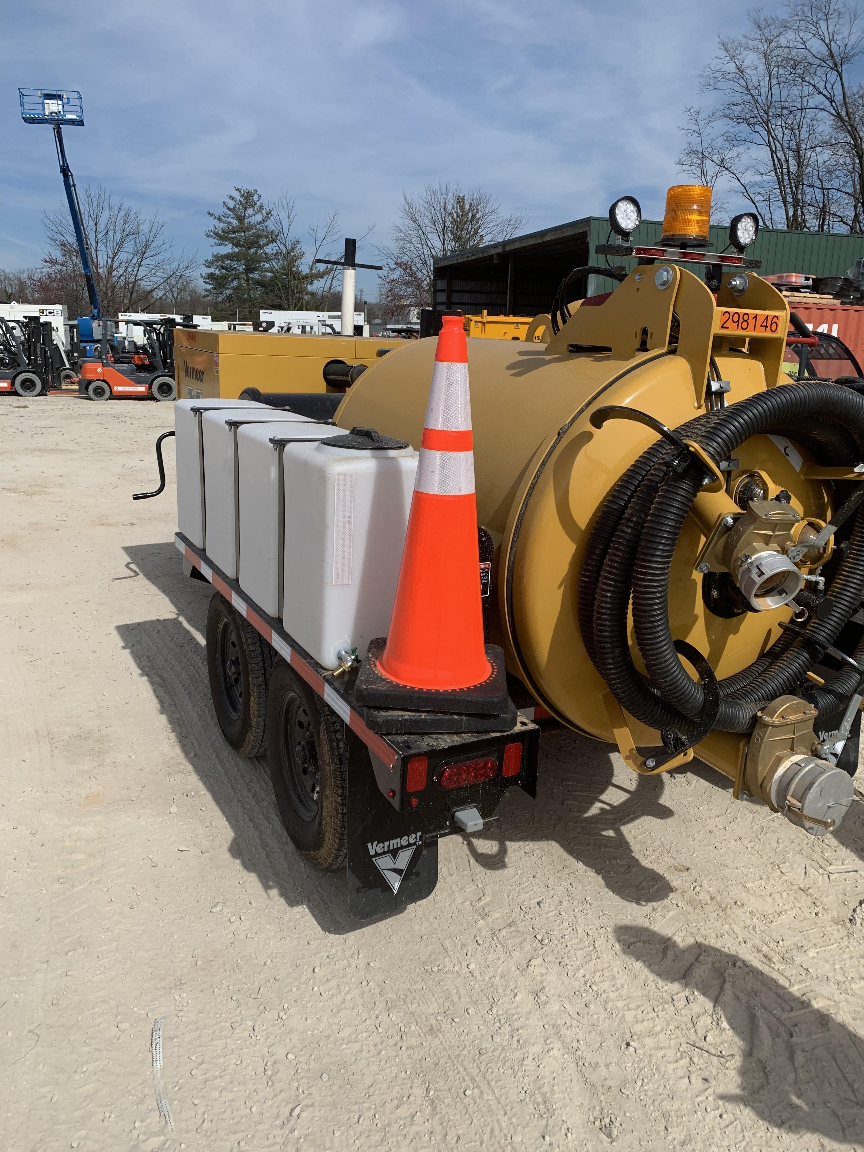 2023 Vac-Tron LP573XDT T4 Koehler Diesel Engine, 500 Gallon Debris Tank, x2 100 Gallon Water Tanks