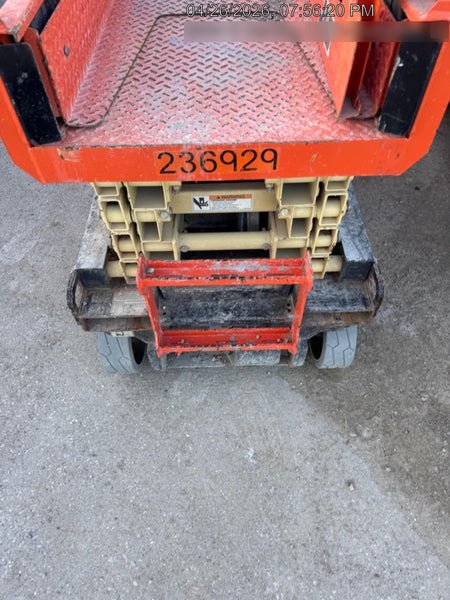 2022 JLG ES1932