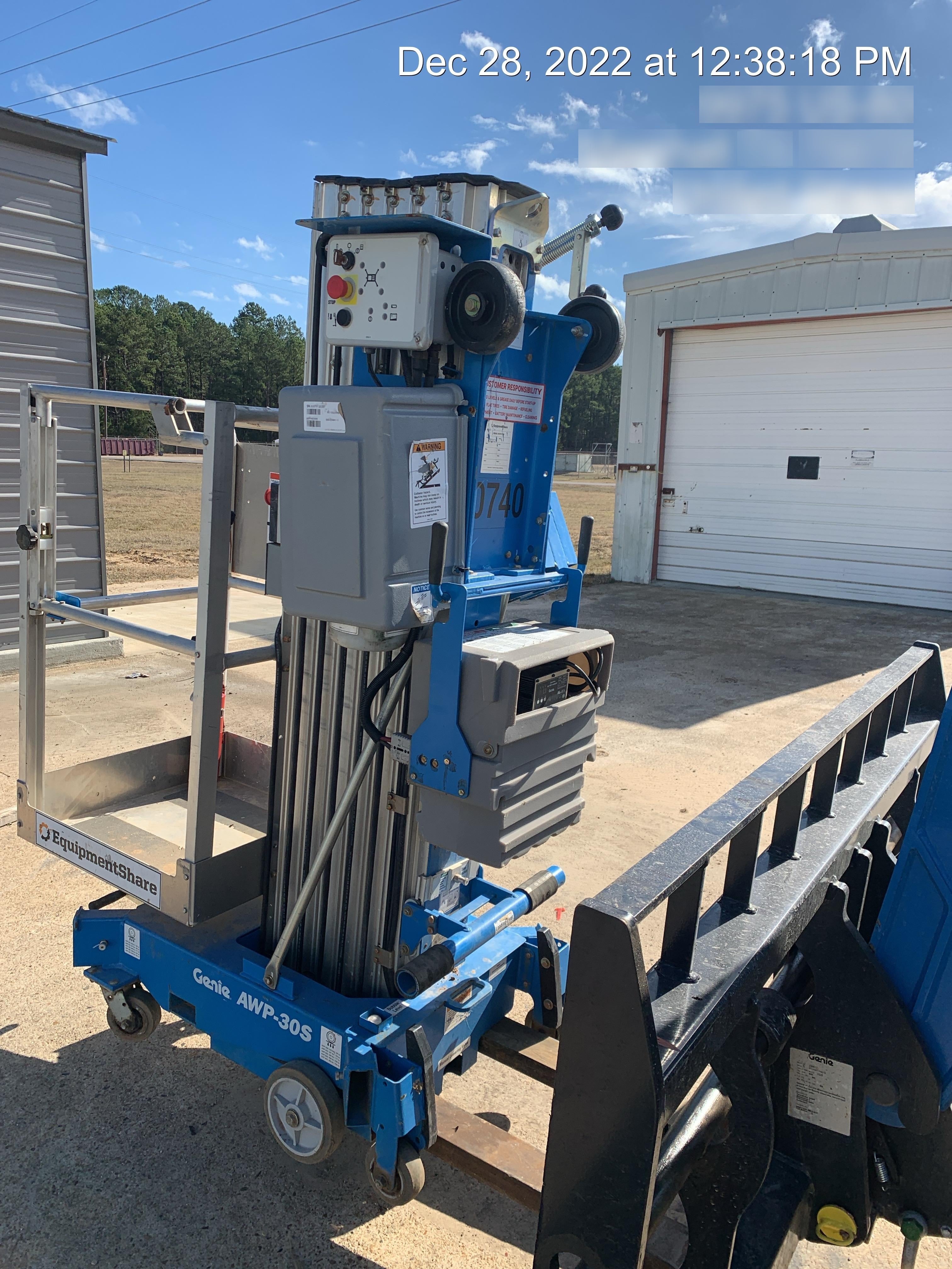 2019 GENIE AWP-30S