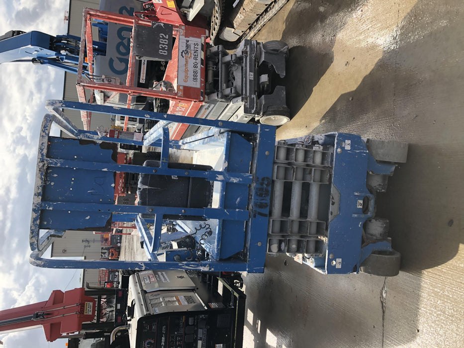 2017 Genie GS-1930 Genie GS-1930 Lift w/Fixed Rail and Chain Entry