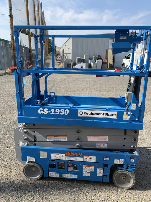 2020 Genie GS-1930 Solid Non Marking Tires, Beacon, Folding rails with half height swing gate, 800W Inverter