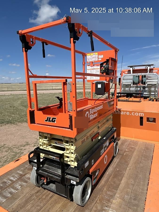 2025 JLG ES1932