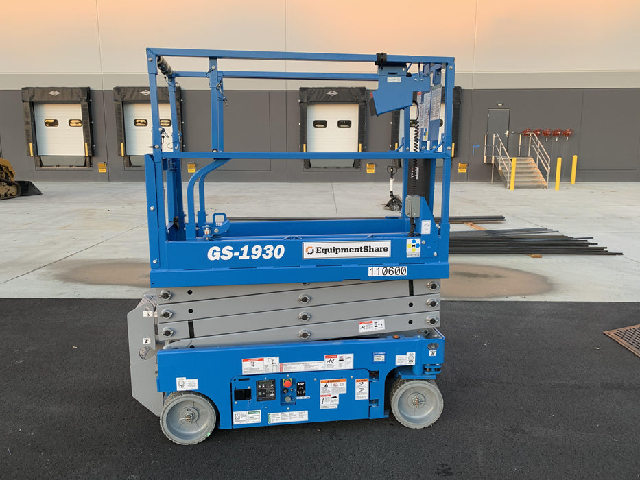 2020 Genie GS-1930 Solid Non Marking Tires, Beacon, Folding rails with half height swing gate