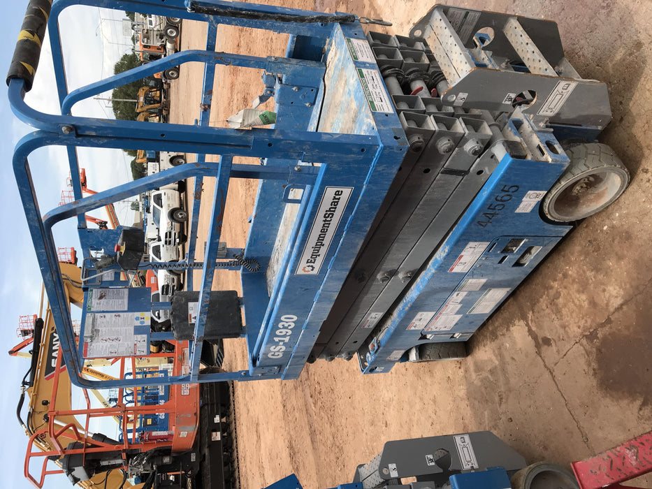 2019 Genie GS-1930 Fixed rails with chain Entry