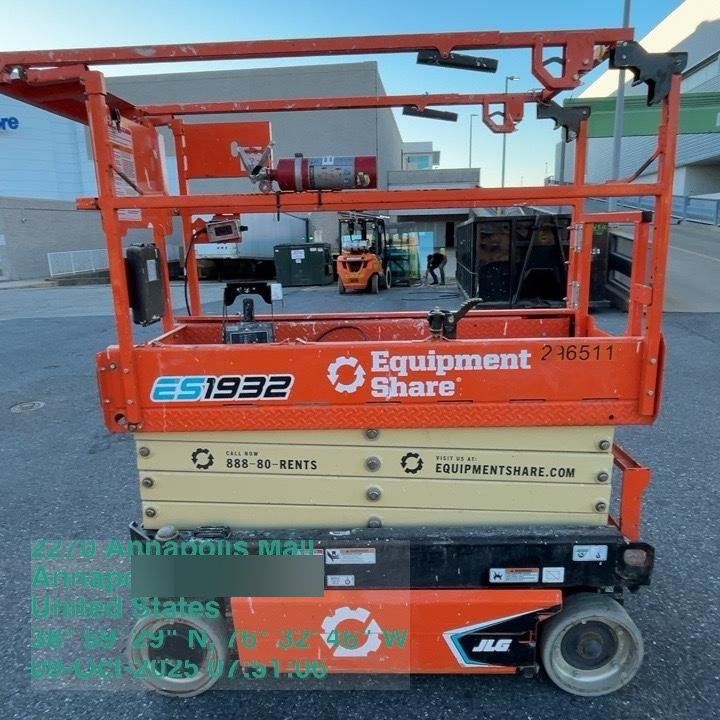 2023 JLG ES1932
