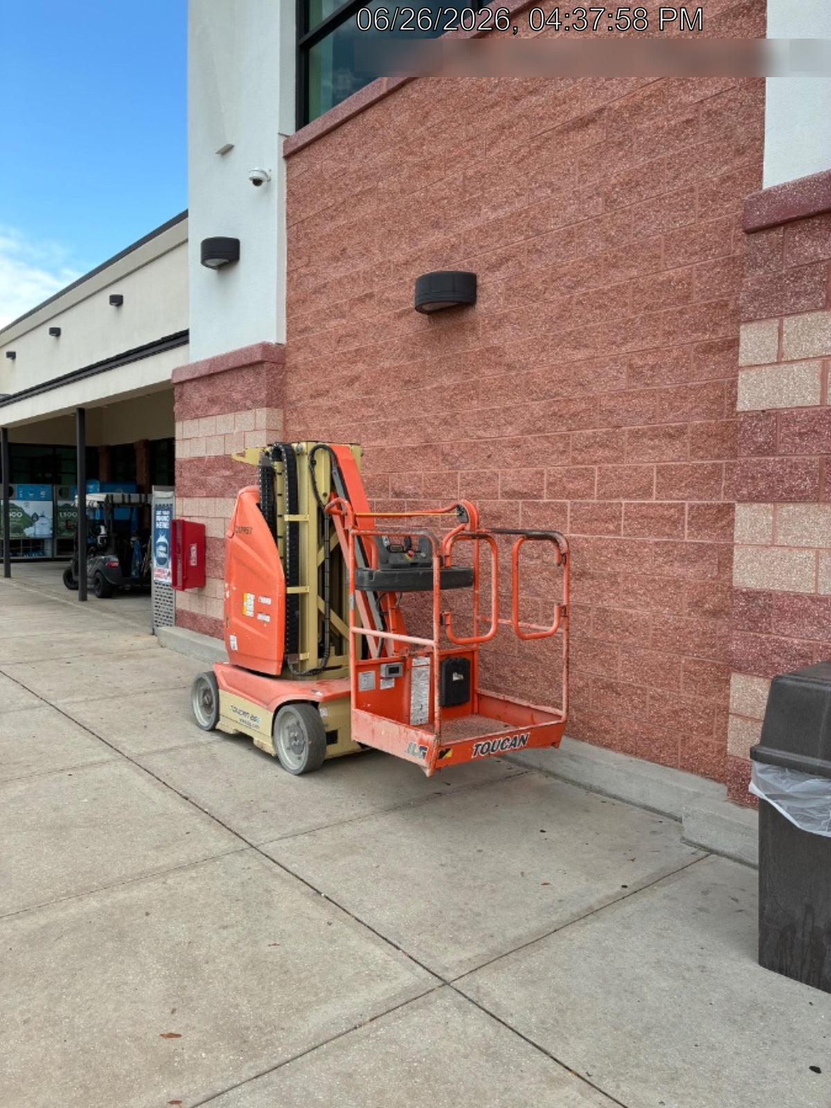 2022 JLG 26E