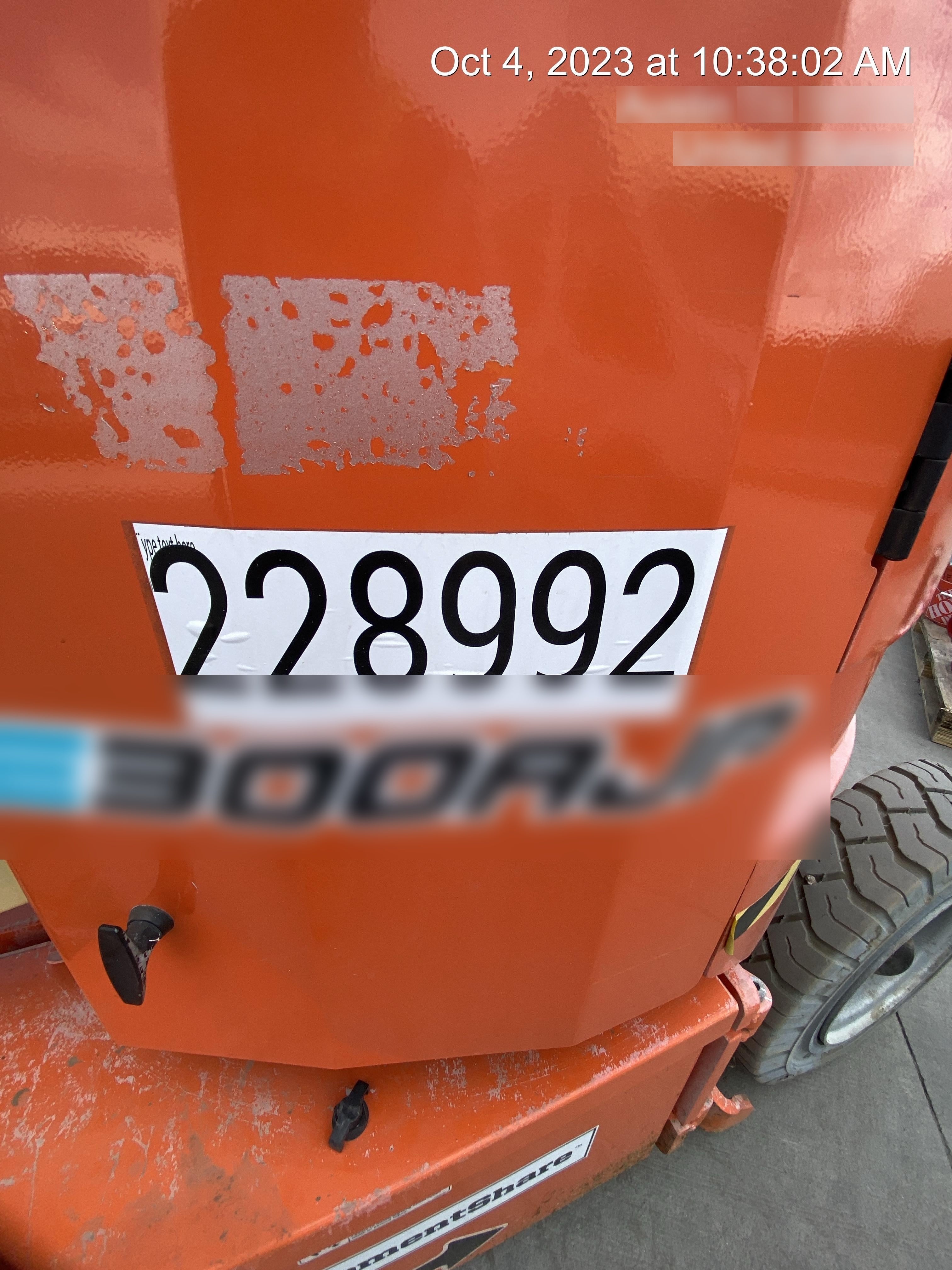 2022 JLG E300AJP