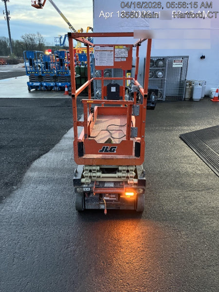 2022 JLG ES1330L