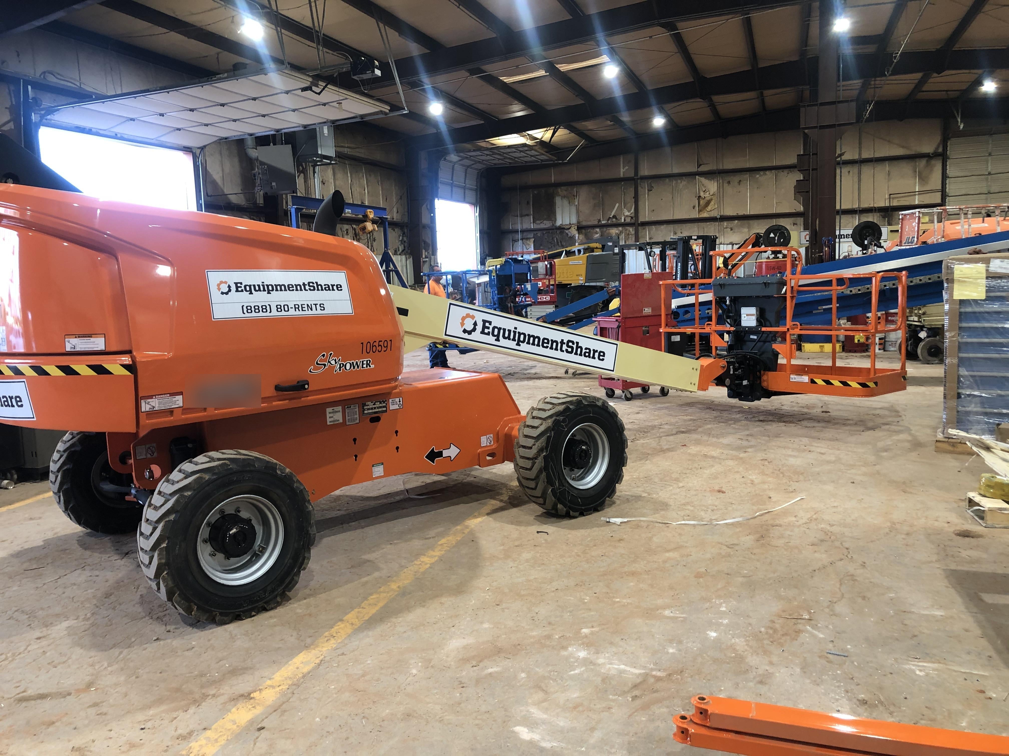 2020 JLG 400S