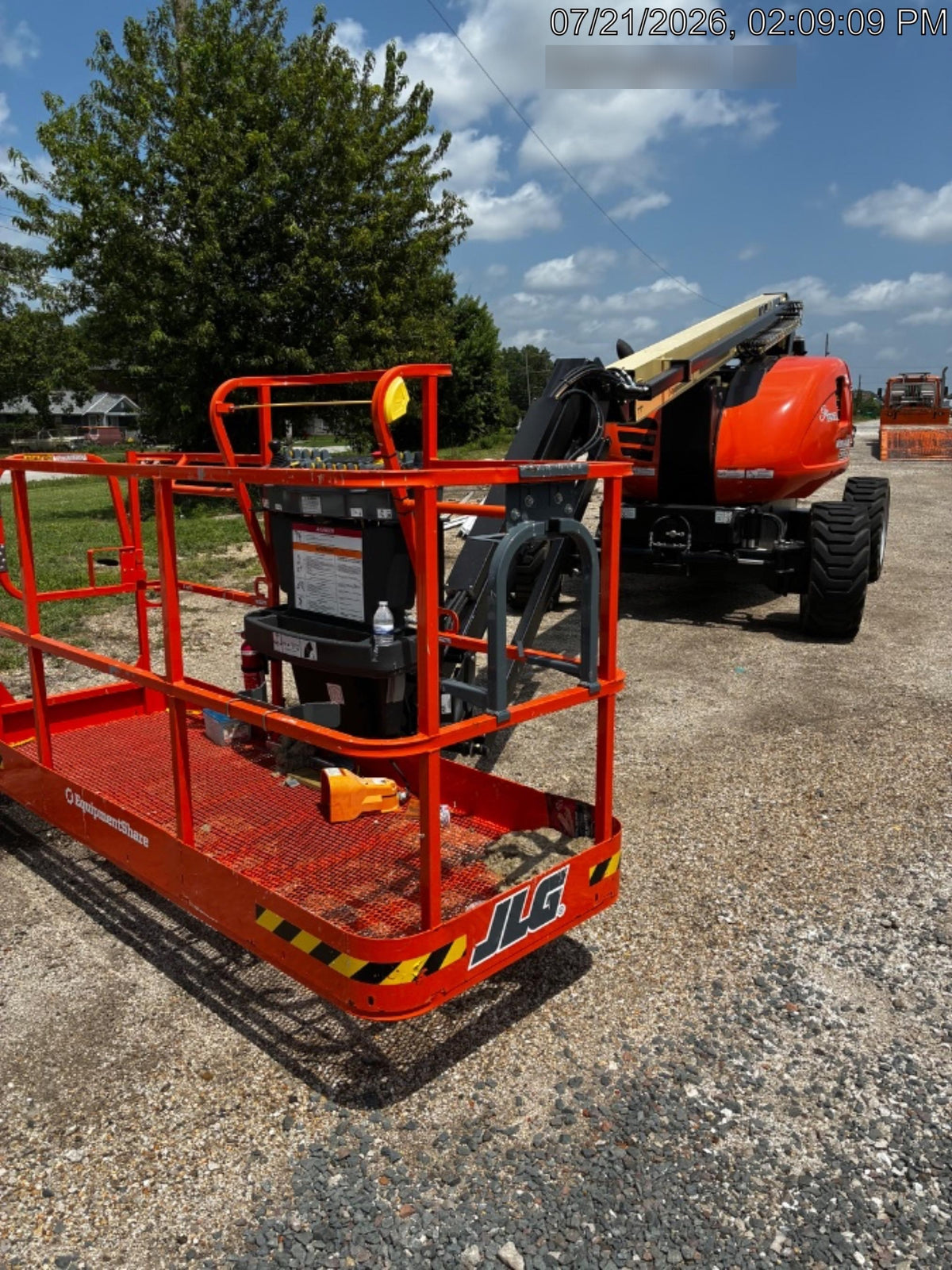 2025 JLG 600AJ