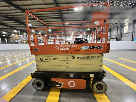 2022 JLG ES3246