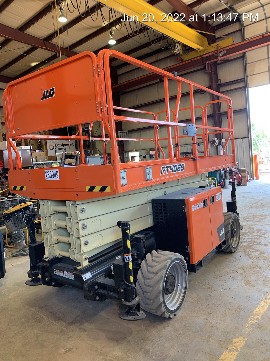2022 JLG RT4069