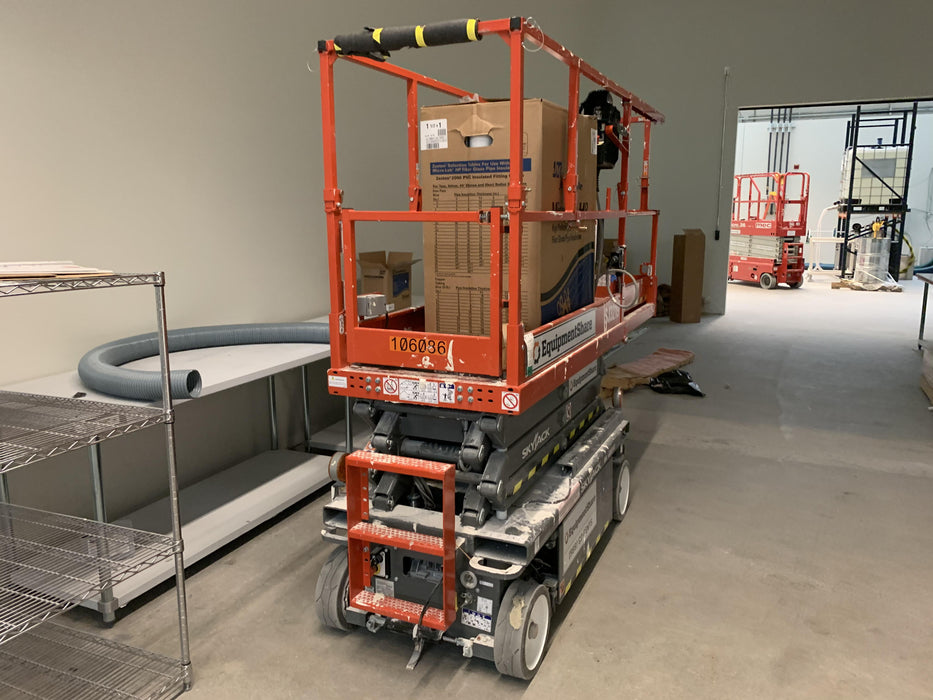 2020 Skyjack SJIII-3219 Solid NM Tires, Half height spring hinged entry gate, Dual Beacons, 800W Inverter