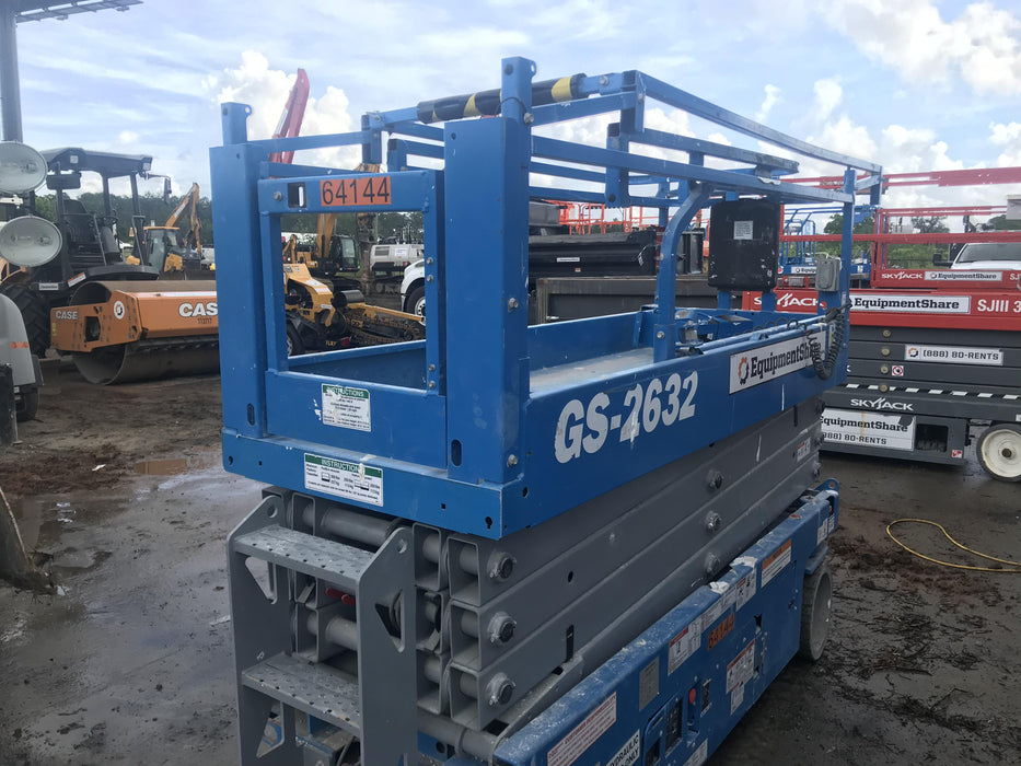 2020 Genie GS-2632 Standard, Folding half height swing gate