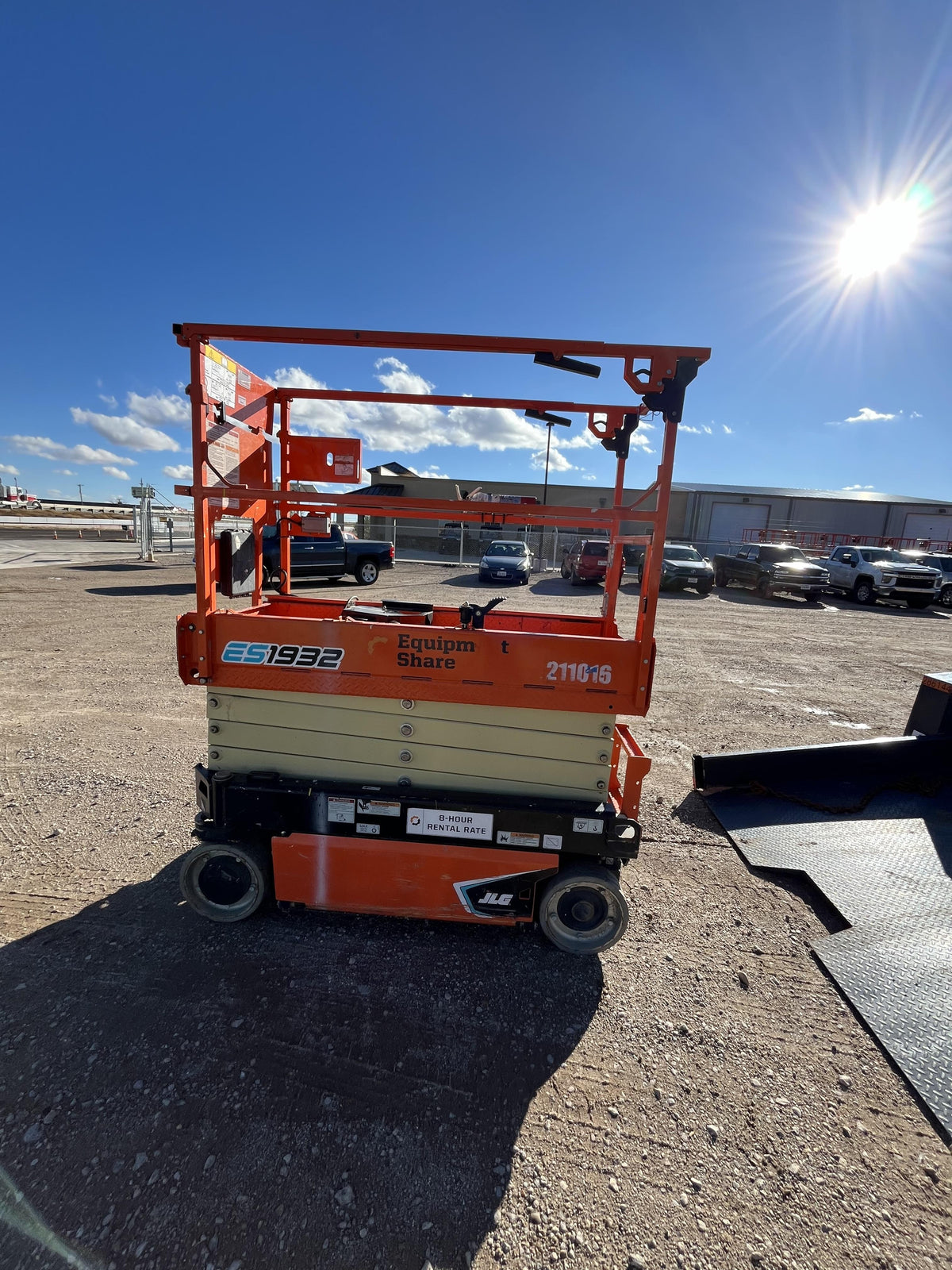 2022 JLG ES1932