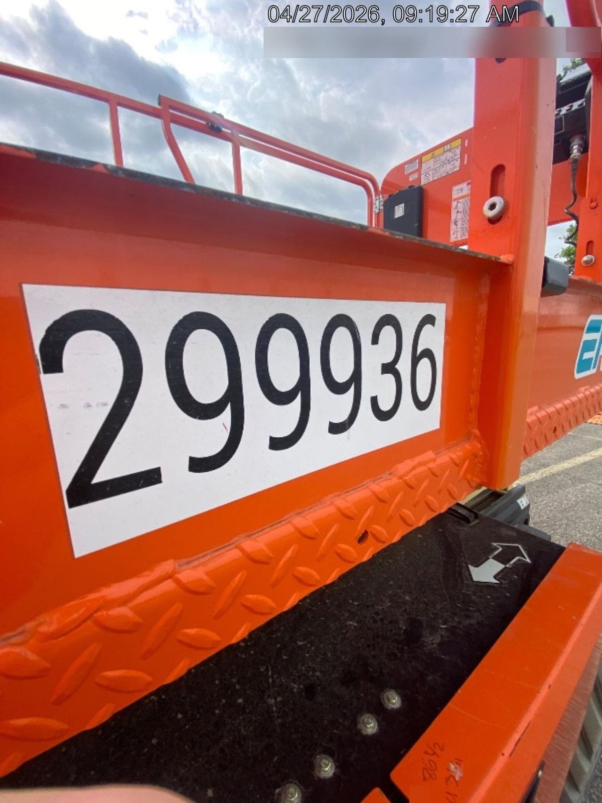 2023 JLG ERT4069
